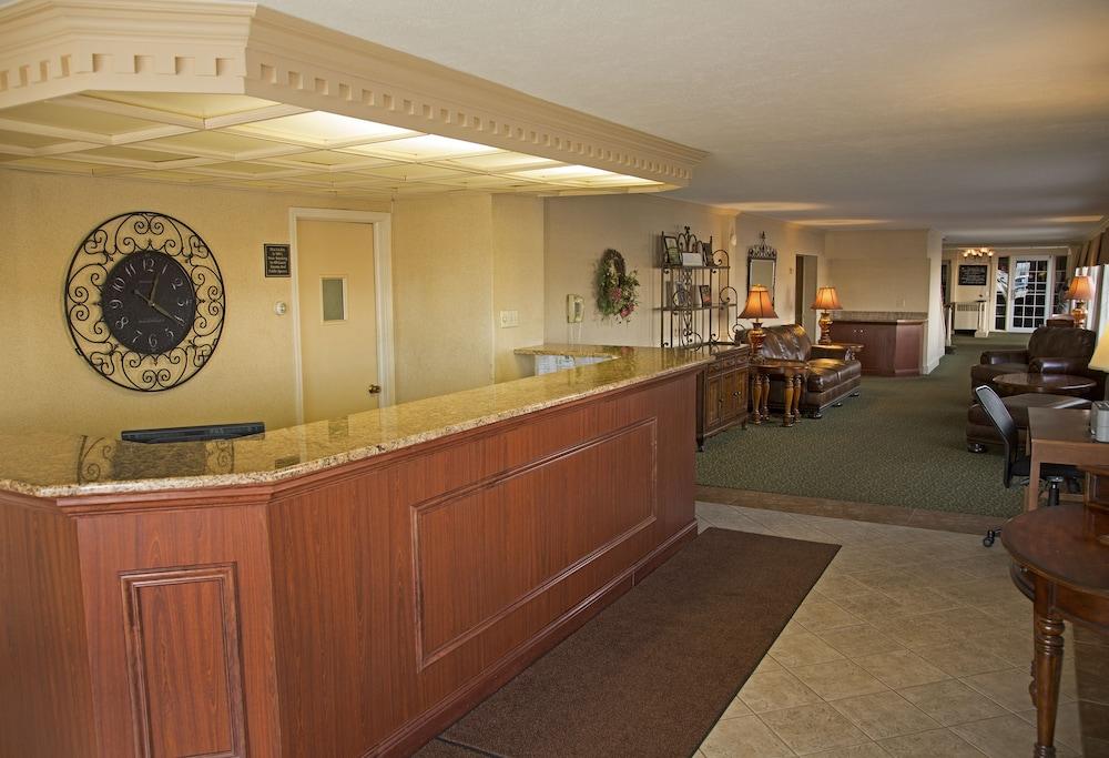 Magnuson Grand Pioneer Inn And Suites Escanaba Exterior foto