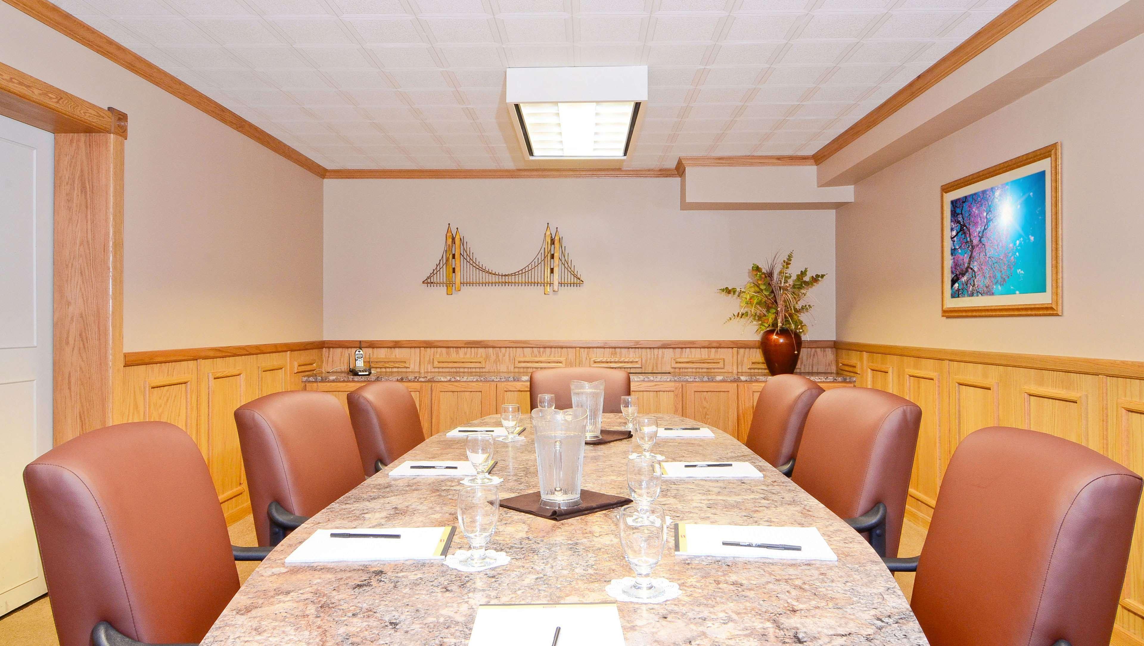 Magnuson Grand Pioneer Inn And Suites Escanaba Afaceri foto